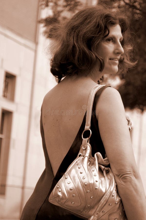 Femme sur le mouvement photographie stock libre de droits Femme sur le mouvement photographie stock libre de droits