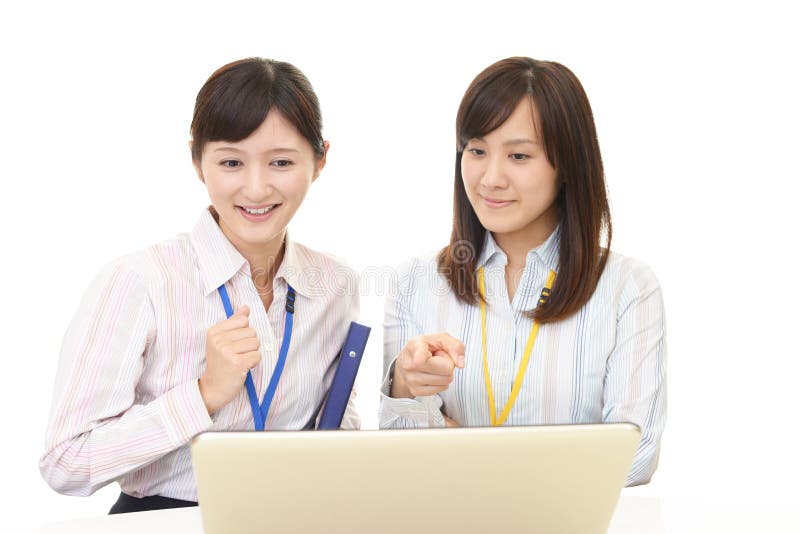 Femmes asiatiques travaillantes d'affaires photos libres de droits Femmes asiatiques travaillantes d'affaires photos libres de droits