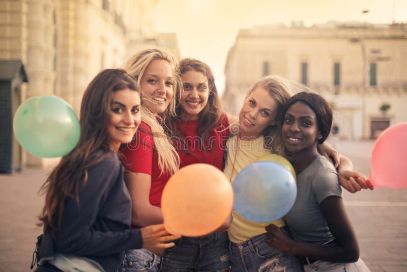 Femmes avec des ballons photos stock Femmes avec des ballons photos stock