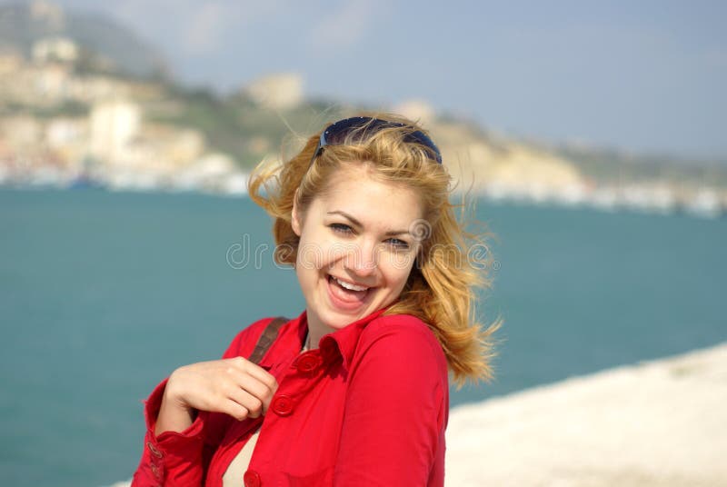 femmes de sourire blondes images libres de droits femmes de sourire blondes images libres de droits