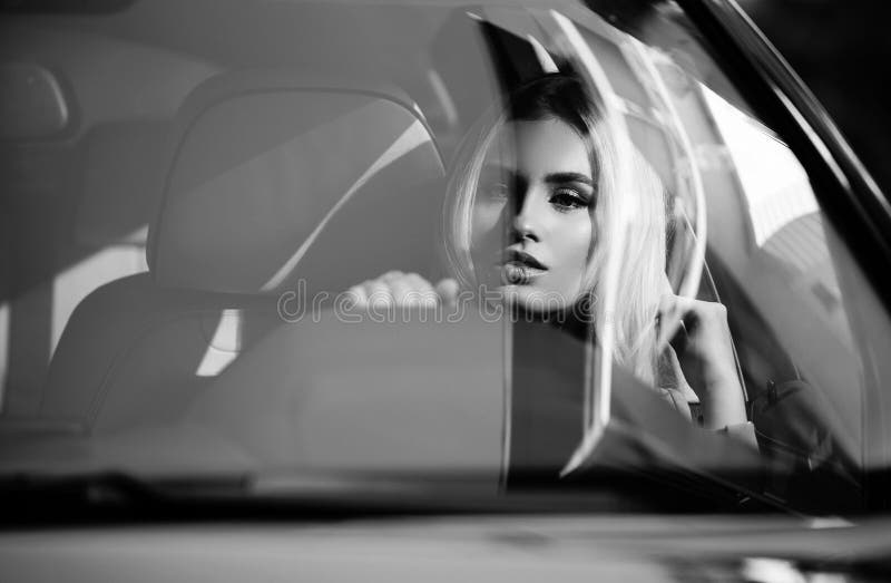 947 Photos de Femme Sexy Conduisant Une Voiture - Photos de stock