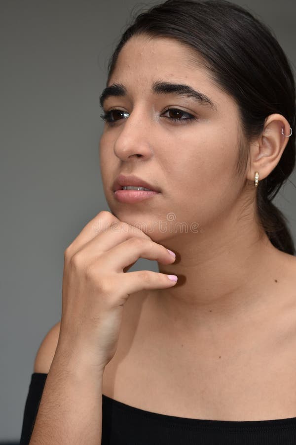 Femmina sveglia preoccupata immagine stock libera da diritti Femmina sveglia preoccupata immagine stock libera da diritti