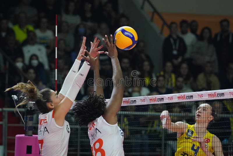 ISTANBUL, TURKIYE - NOVEMBER 02, 2022: Hande Baladin and Sinead Jack-Kisal in action during Fenerbahce Opet vs Eczacibasi Dynavit Turkish Sultans League match in Burhan Felek Sport Hall