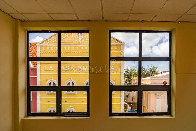 Fensteransicht - Ansichten Punda Curaçao lizenzfreies stockfoto Fensteransicht - Ansichten Punda Curaçao lizenzfreies stockfoto