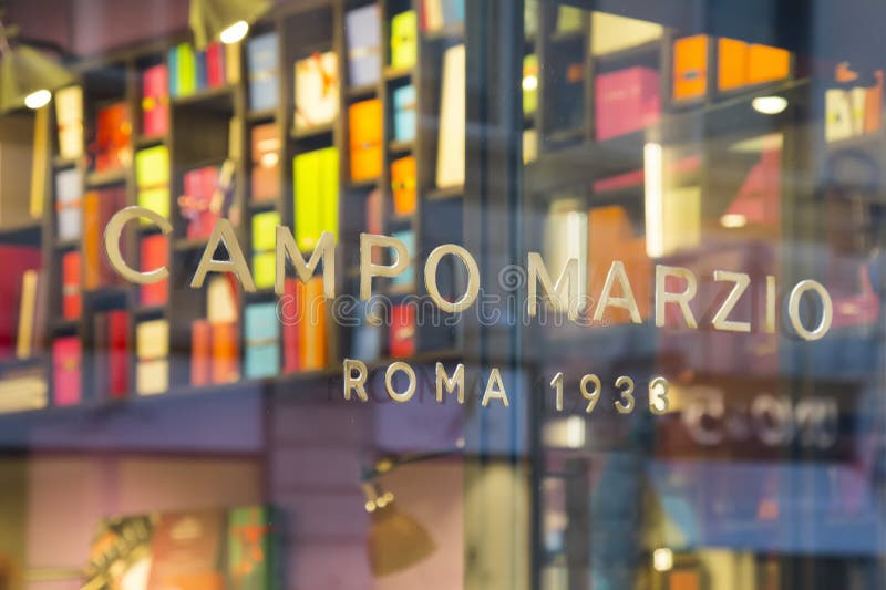 Fenêtre de boutique de Campo Marzio image stock Fenêtre de boutique de Campo Marzio image stock