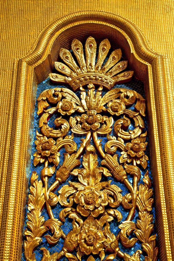 fenêtre en fleur de Bangkok de temple d'or