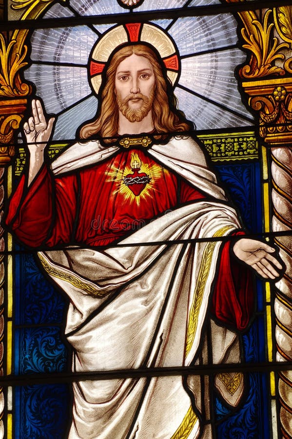 Fenêtres en verre teinté d'église de Jésus image libre de droits Fenêtres en verre teinté d'église de Jésus image libre de droits