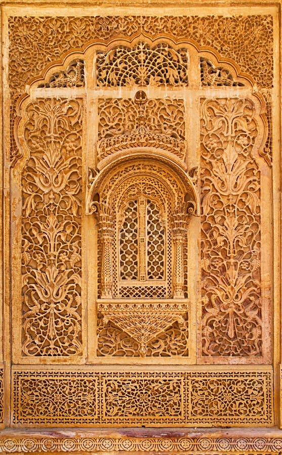 Fereastră sculptată în palatul mandir jaisalmer rajasthan india stock photo