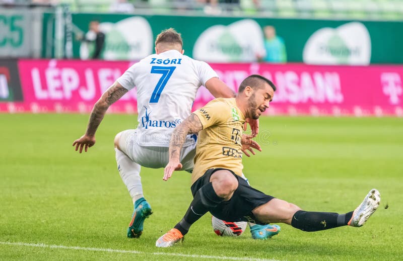 Ferencvarosi TC V Budapest Honved - Hungarian Football Cup 2-1 Editorial  Image - Image of sportsman, kupa: 85988835