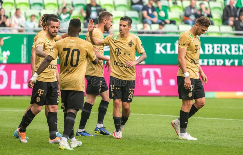 Ferencvarosi TC V Budapest Honved - Hungarian Football Cup 2-1 Editorial  Image - Image of sportsman, kupa: 85988835