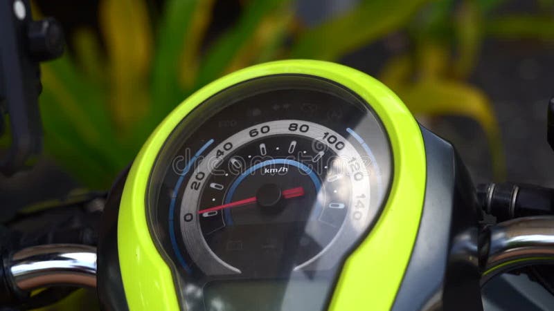 Fermer vue statique d'un compteur de vitesse de motocycles banque de vidéos