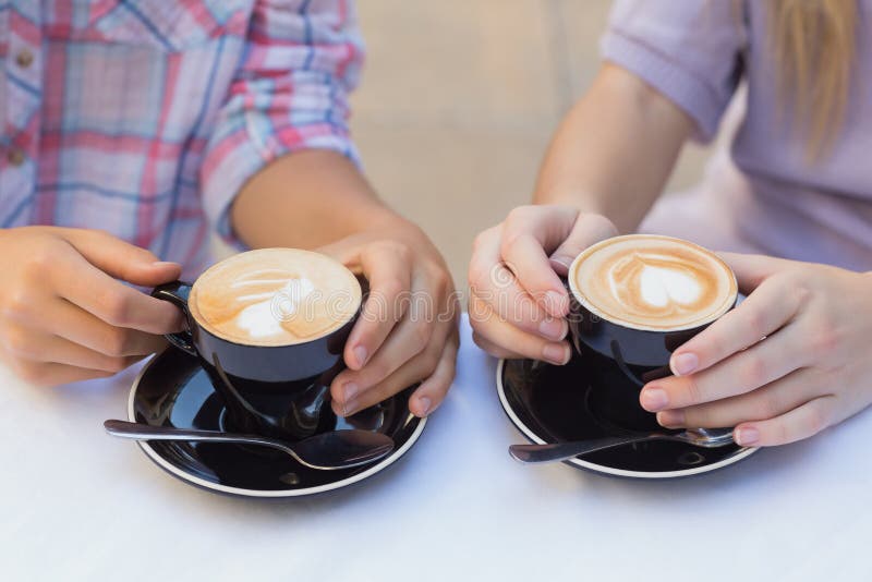Download Fermez-vous De Deux Tasses De Café Photo stock - Image du lifestyle, propriétaire: 56490388