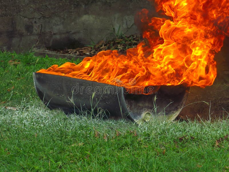 Fermez-vous vers le haut des flammes photos stock Fermez-vous vers le haut des flammes photos stock