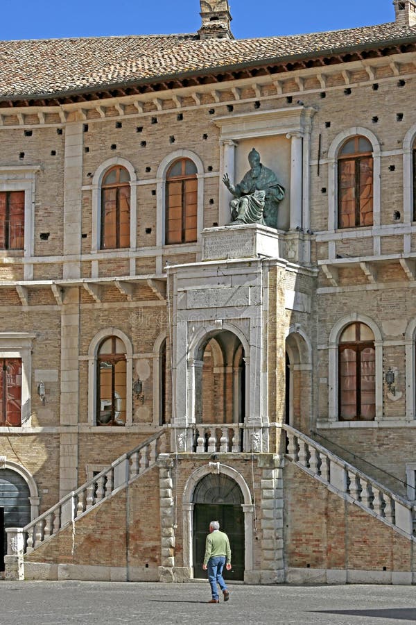 Fermo italia marca palazzo dei priori