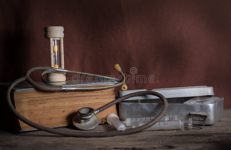 Ferramentas médicas velhas fotos de stock Ferramentas médicas velhas fotos de stock