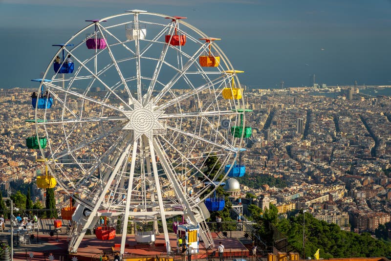 Barcelona, Spain - A ferries wheel ride in Tibidabo Amusement Park stock photography Barcelona, Spain - A ferries wheel ride in Tibidabo Amusement Park stock photography