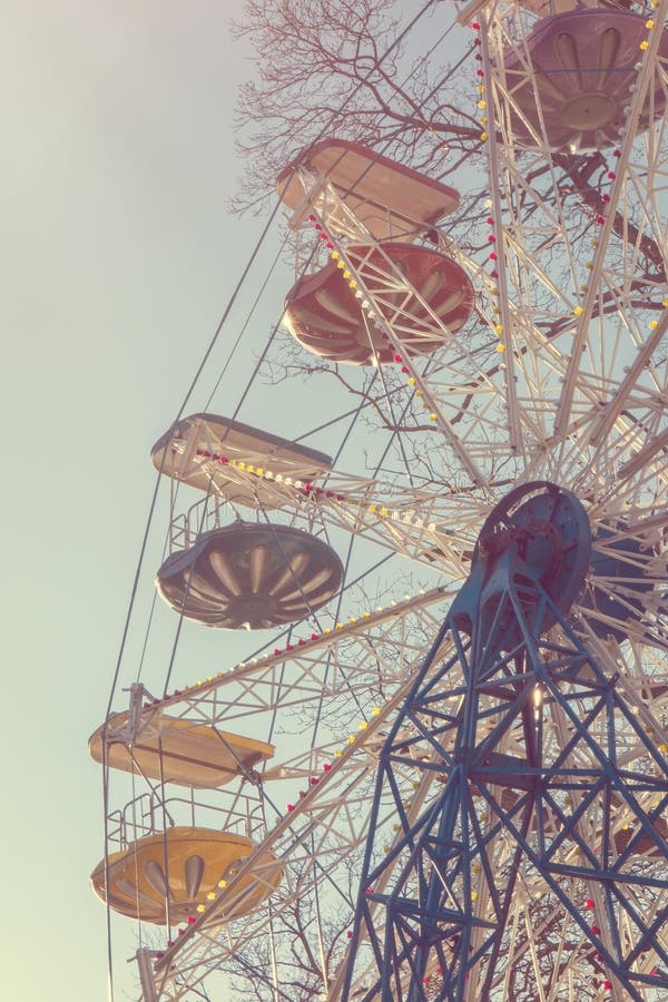 Ferris Wheel imagens do estilo do efeito do vintage foto de stock royalty free Ferris Wheel imagens do estilo do efeito do vintage foto de stock royalty free