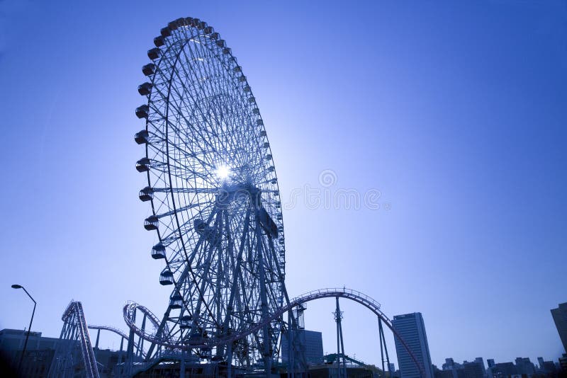 Ferris wheel of the silhouette