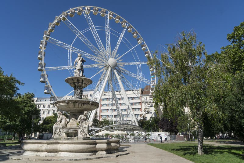 ferris катят внутри в Будапешт стоковая фотография ferris катят внутри в Будапешт стоковая фотография