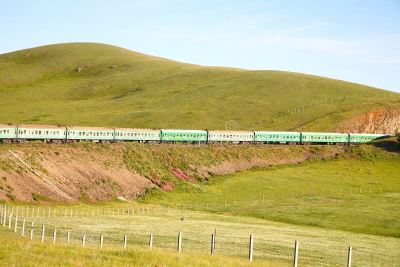 Ferrocarril transiberiano de China de Pekín a Mongolia ulaanbaatar imagen de archivo libre de regalías Ferrocarril transiberiano de China de Pekín a Mongolia ulaanbaatar imagen de archivo libre de regalías