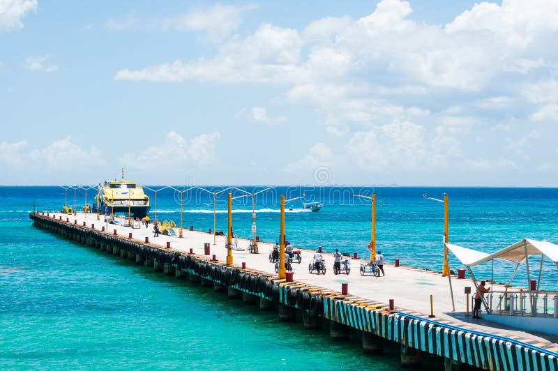 Ferry Arriving at Playa Del Carmen Pier from Cozumel Island Stock Image -  Image of holiday, carmen: 161124479
