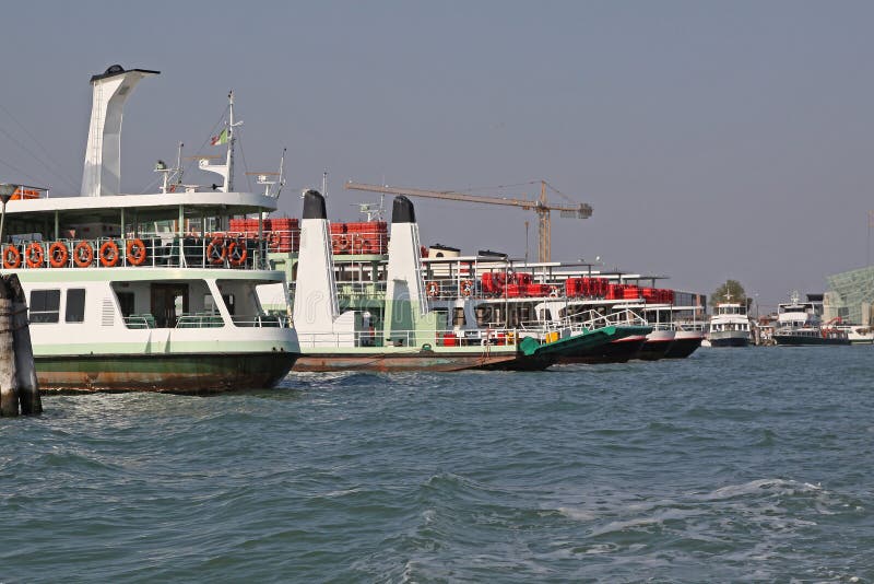 Ferrys-boat photo libre de droits Ferrys-boat photo libre de droits