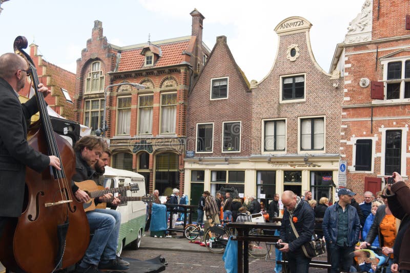 Festa arancio di giorno in Hoorn, i Paesi Bassi immagine stock libera da diritti Festa arancio di giorno in Hoorn, i Paesi Bassi immagine stock libera da diritti