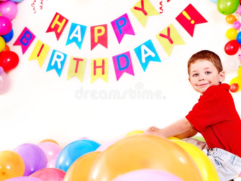 Festa di compleanno del bambino con il ragazzo. fotografia stock Festa di compleanno del bambino con il ragazzo. fotografia stock