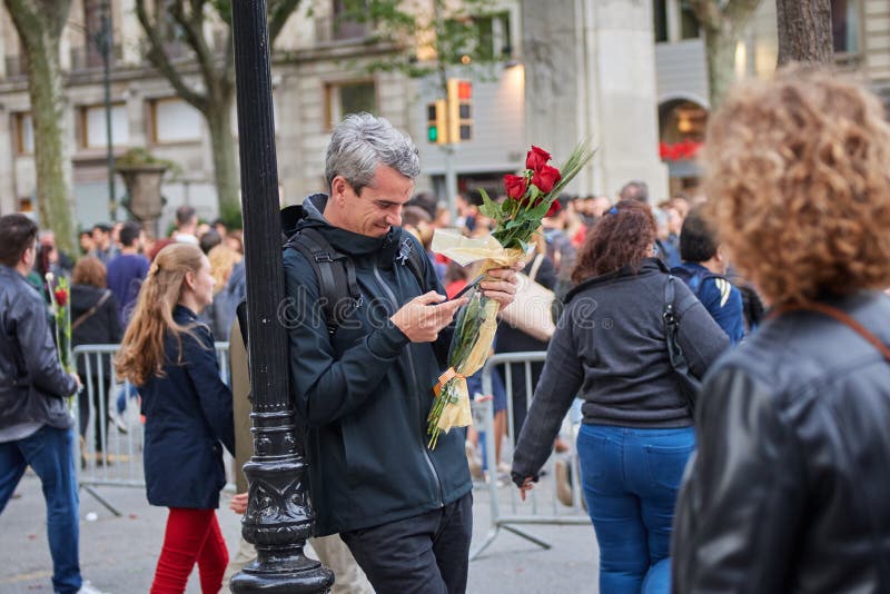 Festin de saint Jordi, saint patron de la Catalogne photographie stock Festin de saint Jordi, saint patron de la Catalogne photographie stock