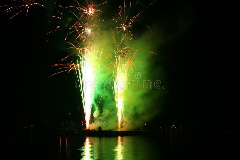 Festival dos fogos-de-artifício fotografia de stock Festival dos fogos-de-artifício fotografia de stock
