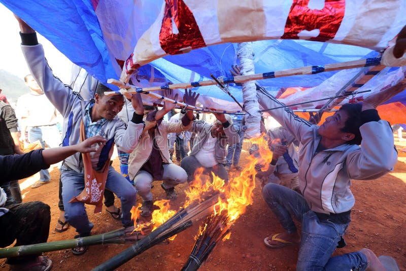 Festival à air chaud de ballon dans Taunggyi, Myanmar ( ; Burma) ; image libre de droits Festival à air chaud de ballon dans Taunggyi, Myanmar ( ; Burma) ; image libre de droits