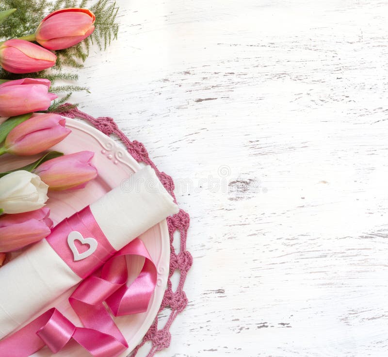 Festive wedding table setting in pink