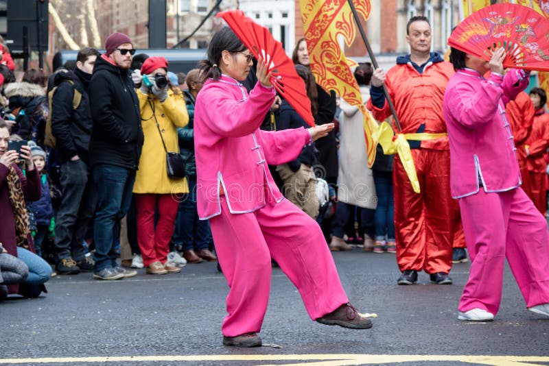 Festividades para celebrar Año Nuevo chino en Londres por año de imagen de archivo libre de regalías Festividades para celebrar Año Nuevo chino en Londres por año de imagen de archivo libre de regalías