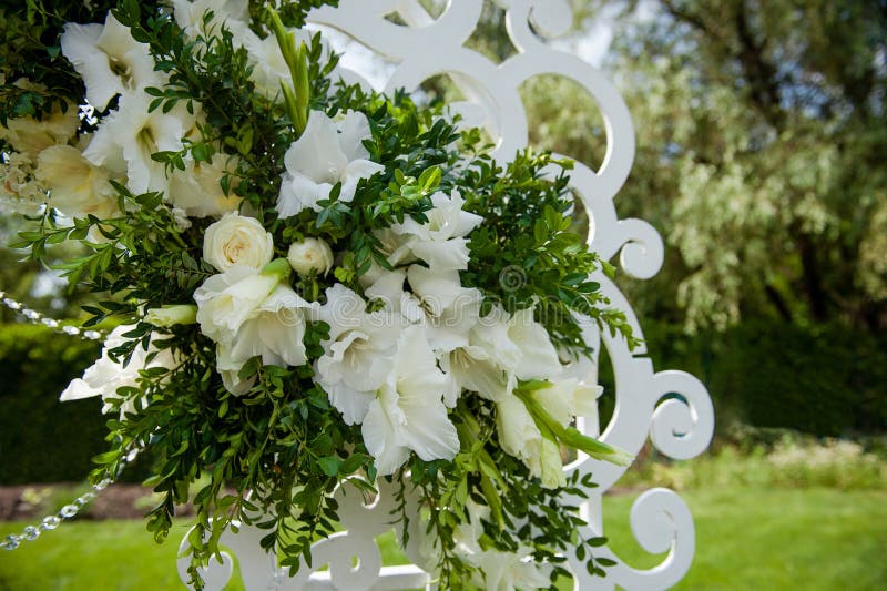 Festivo meravigliosamente decorato dei fiori immagini stock Festivo meravigliosamente decorato dei fiori immagini stock