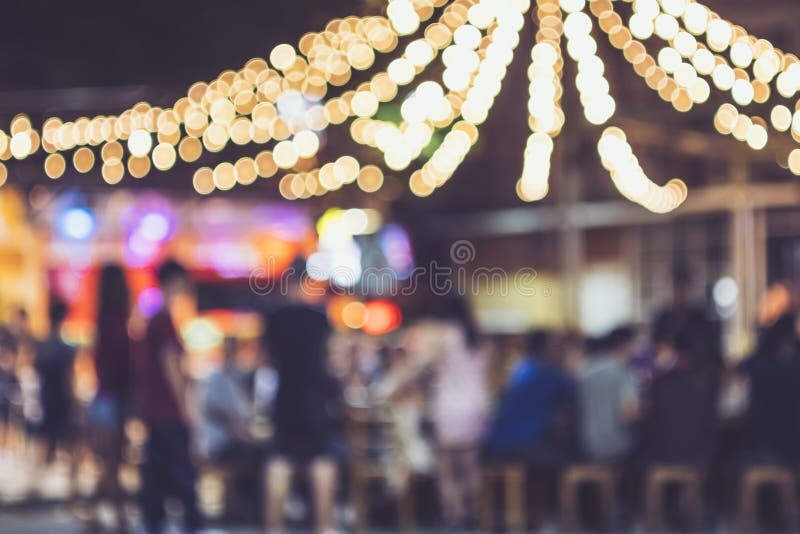 Festiwalu wydarzenia przyjęcia tła świateł Plenerowi Zamazani ludzie fotografia royalty free