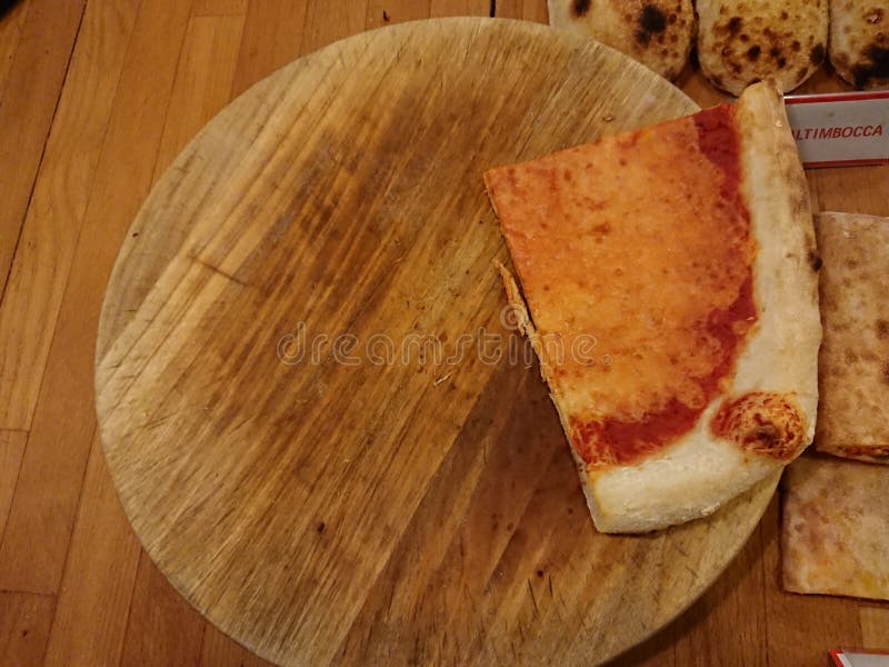 Fetta della pizza fotografie stock libere da diritti Fetta della pizza fotografie stock libere da diritti