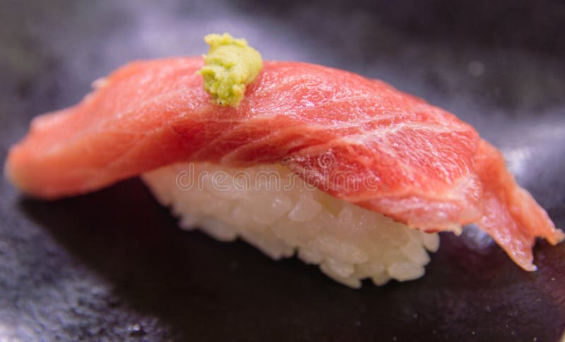 Fetthaltige Thunfischbauch nigiri Sushi