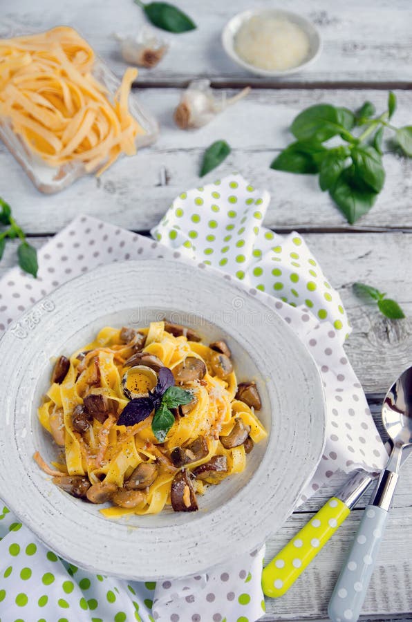 Fettucini Carbonara stock photo. Image of cheese, meal 16431122