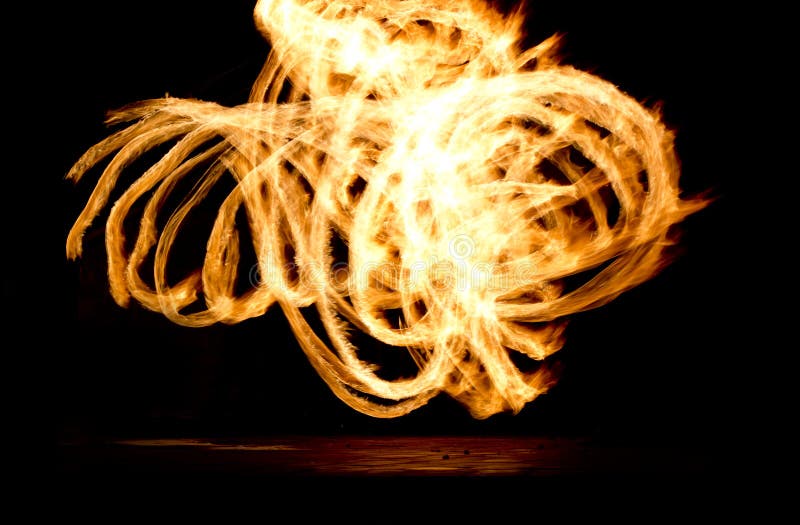 Feuer-Show-Flammenspuren stockfotos Feuer-Show-Flammenspuren stockfotos