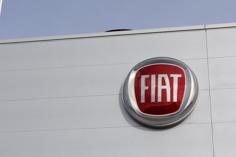 Fiat-embleem in het handel drijven royalty-vrije stock afbeeldingen Fiat-embleem in het handel drijven royalty-vrije stock afbeeldingen
