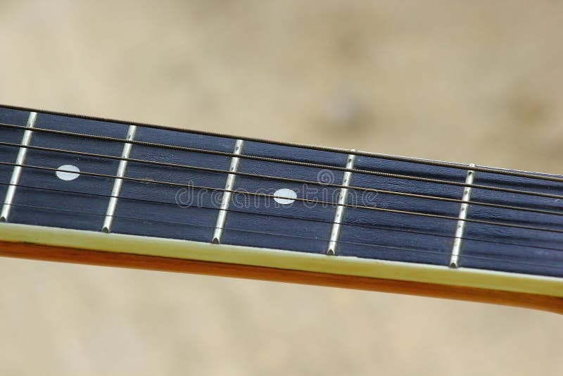 Ficelles De Guitare Et Panneau De Frette Image Stock Image Du Electrique Noir 60211585