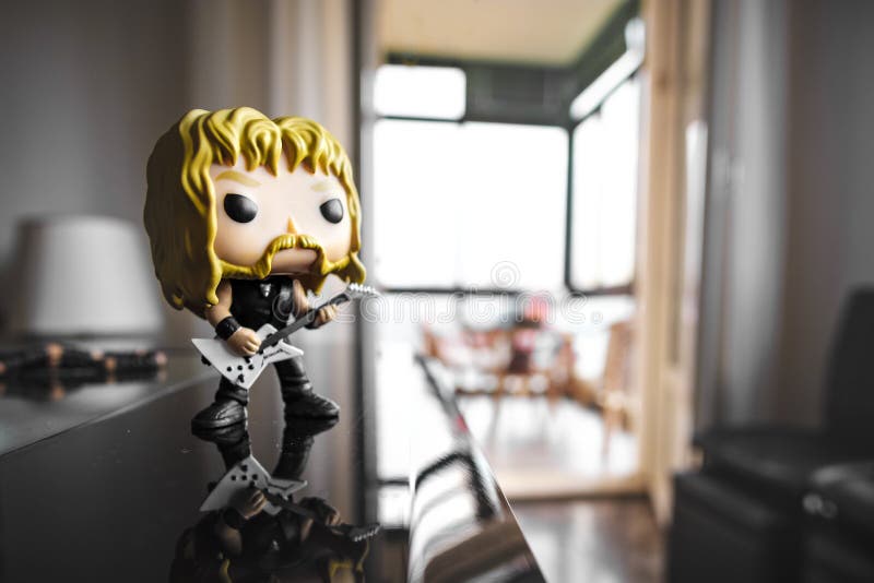 Figura de acción del estallido de Metallica Funko metal pesado del líder del guitarrista de James Hetfield fotografía de archivo Figura de acción del estallido de Metallica Funko metal pesado del líder del guitarrista de James Hetfield fotografía de archivo