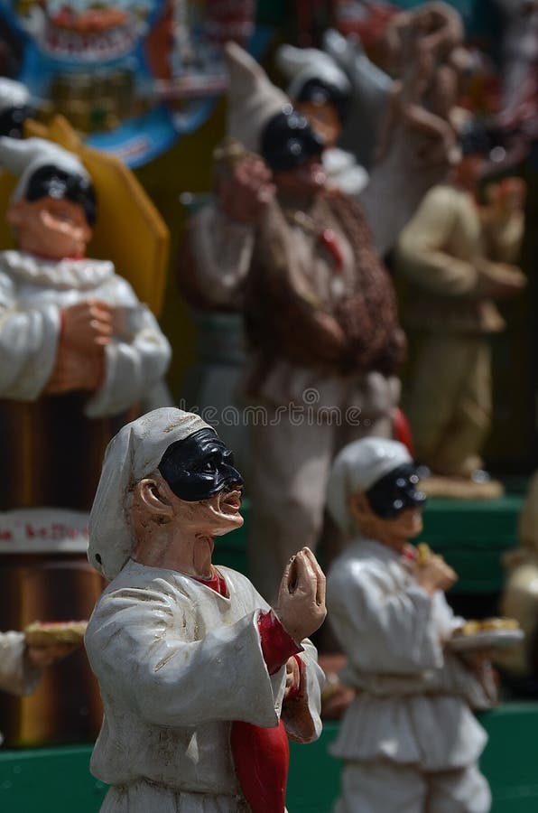 Figurina della pizza di Pulcinella a Napoli immagini stock Figurina della pizza di Pulcinella a Napoli immagini stock