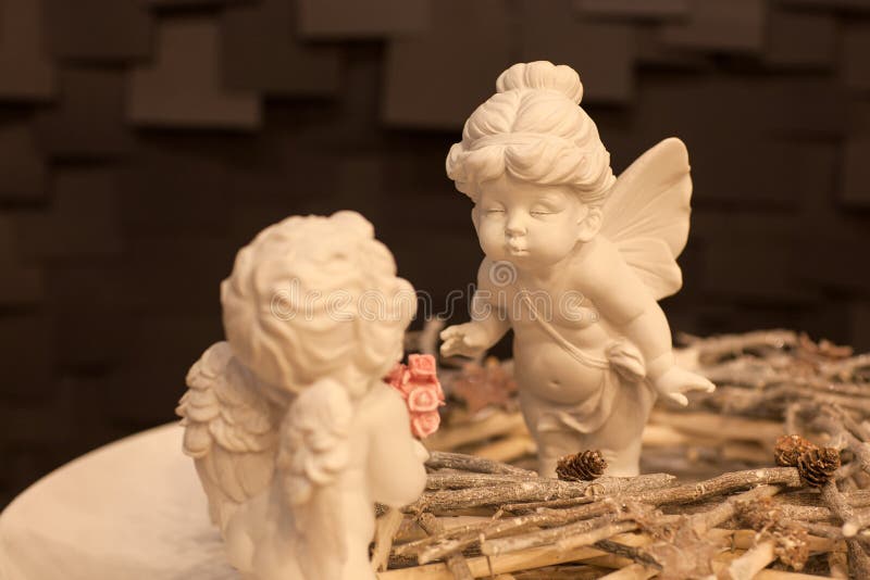 Figurine d'ange de porcelaine photos stock Figurine d'ange de porcelaine photos stock