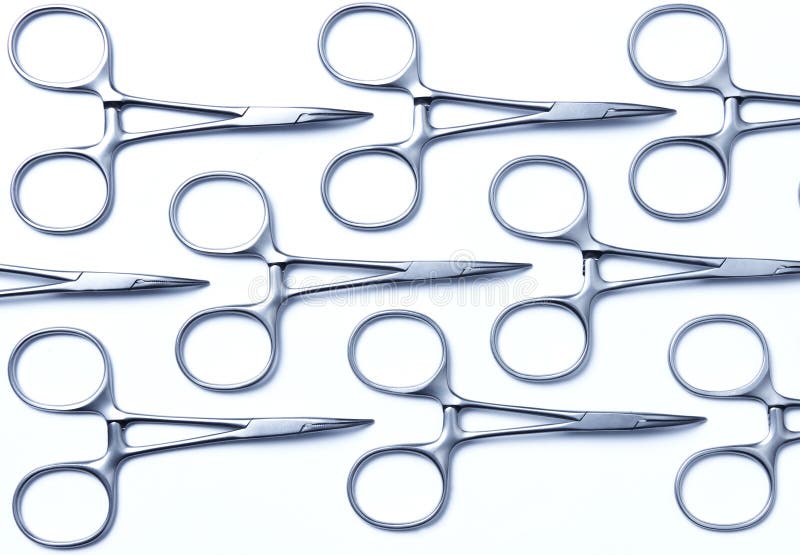 Ago, Forcipe E Pinzette Della Tenuta Della Mano Del Chirurgo Fotografia - Foto 12