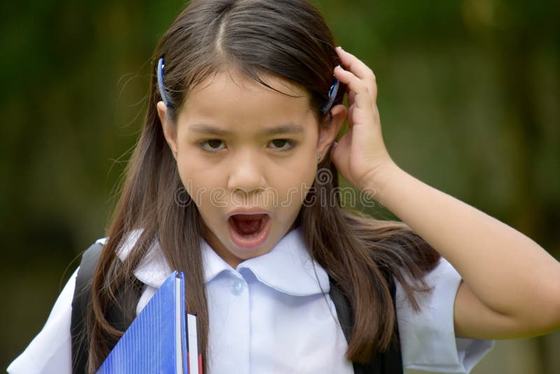 Uniforme Scolaire De Port De Filipina School Girl Decision Making Photo Stock Image Du 