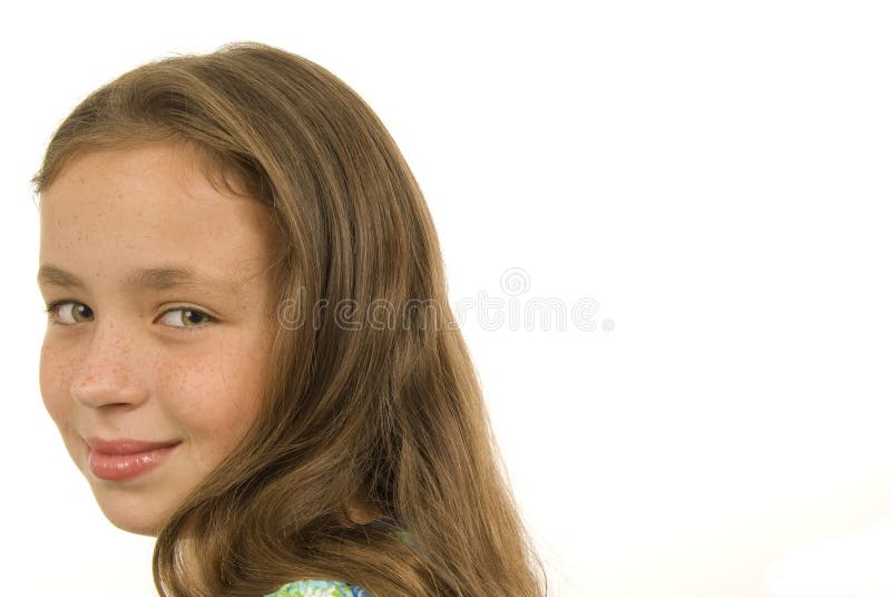 Fille assez petite regardant l'appareil-photo photos libres de droits Fille assez petite regardant l'appareil-photo photos libres de droits