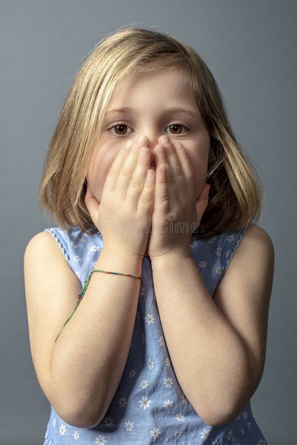 Visage Fache D Enfant Image Stock Image Du Yeux Verticale Visage Fache D Enfant Image Stock Image Du Yeux Verticale