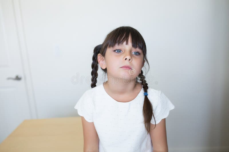 Fille ennuyée image stock Fille ennuyée image stock