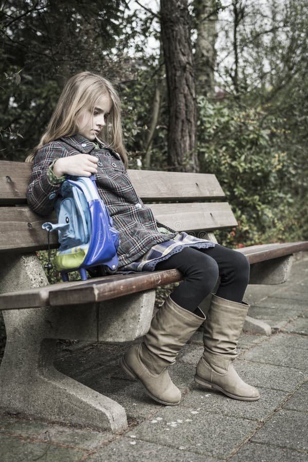 Fille sans des amis photo stock Fille sans des amis photo stock